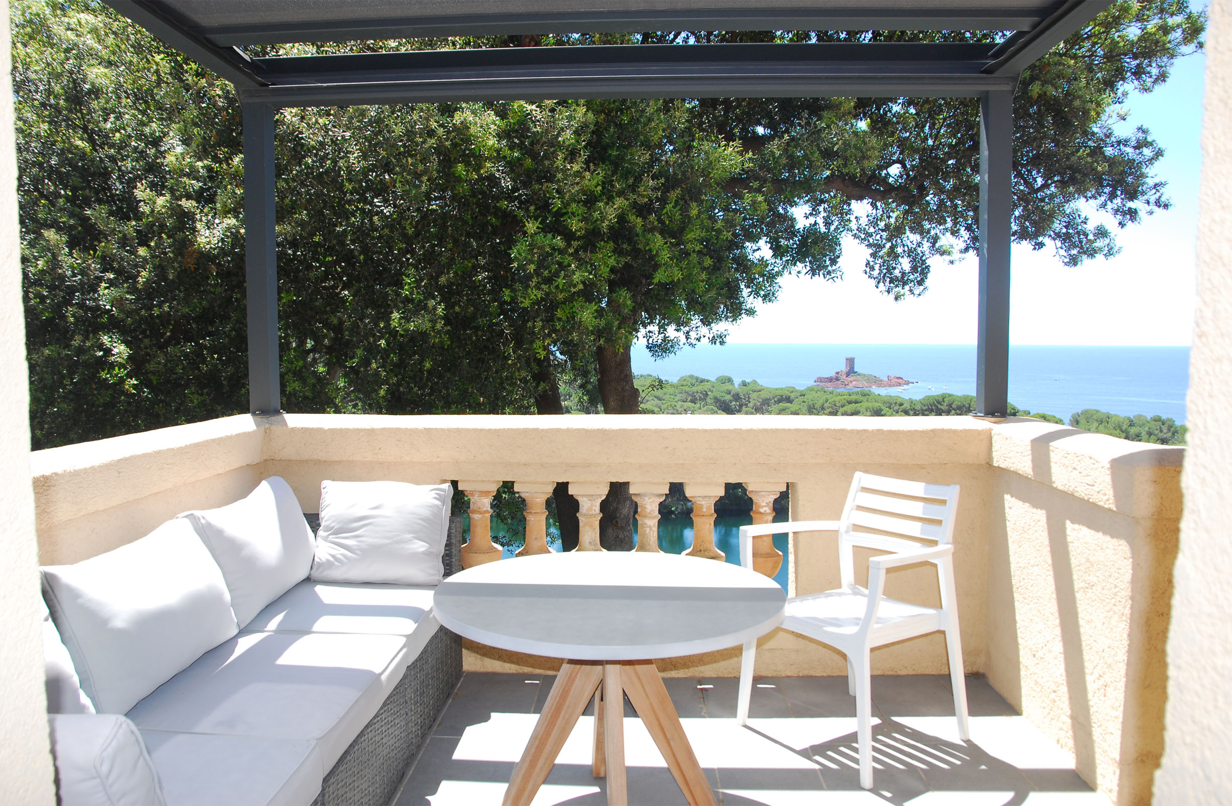 Terrasse avec vue sur l'île d'or